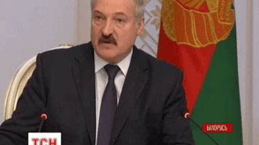 Президент Білорусі наказав уряду вести розрахунки з Москвою у твердій валюті