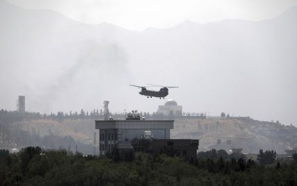 Аеропорт Кабула атакували ракетами - Reuters