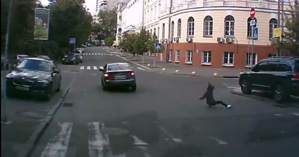 Батьки збитої в Києві 9-річної дівчинки вимагатимуть облаштування небезпечного перехрестя