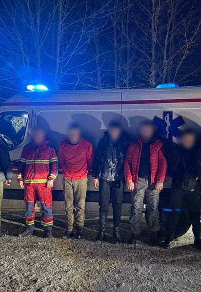 Креативный трансфер уклонистов на Буковине: в «скорой» и форме медиков — чем все завершилось
