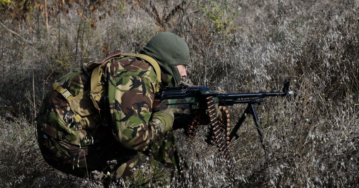Один военный был ранен