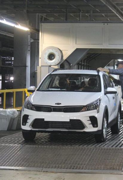 Українські автозаводи можуть знизити ціни на машини: що для цього потрібно