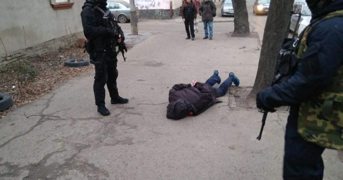 У Рівному поліція затримала лідера небезпечної банди, яка "пресувала" бізнесмена з Італії