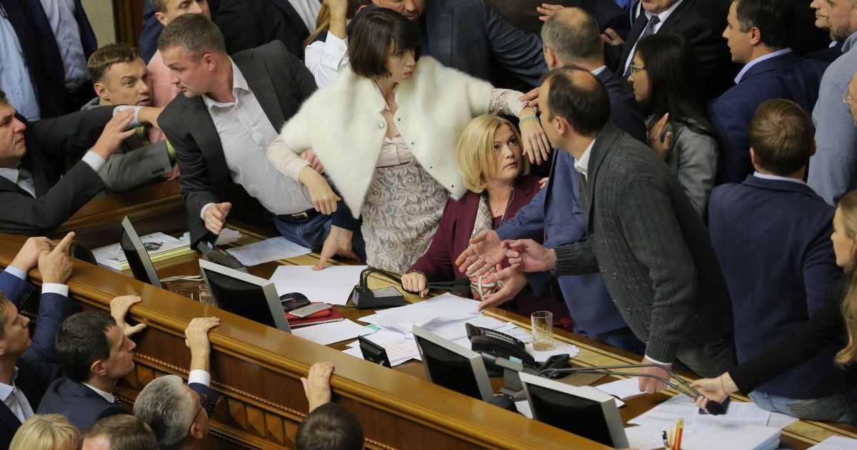 штовханина у Верховній Раді 5 жовтня_7 / © УНІАН
