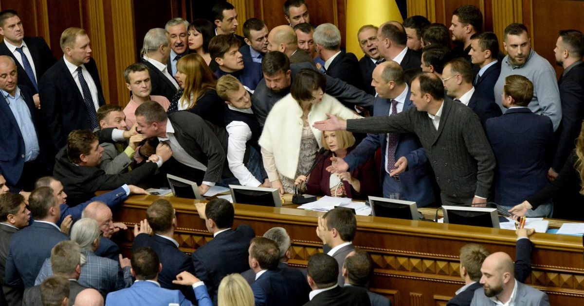 штовханина у Верховній Раді 5 жовтня_6 / © УНІАН