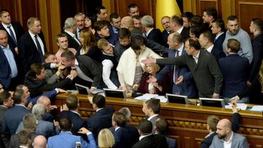 штовханина у Верховній Раді 5 жовтня_6 / © УНІАН