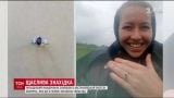 Путешественник нашел в австралийской пустыне обручальное кольцо, которое накануне потеряла туристка