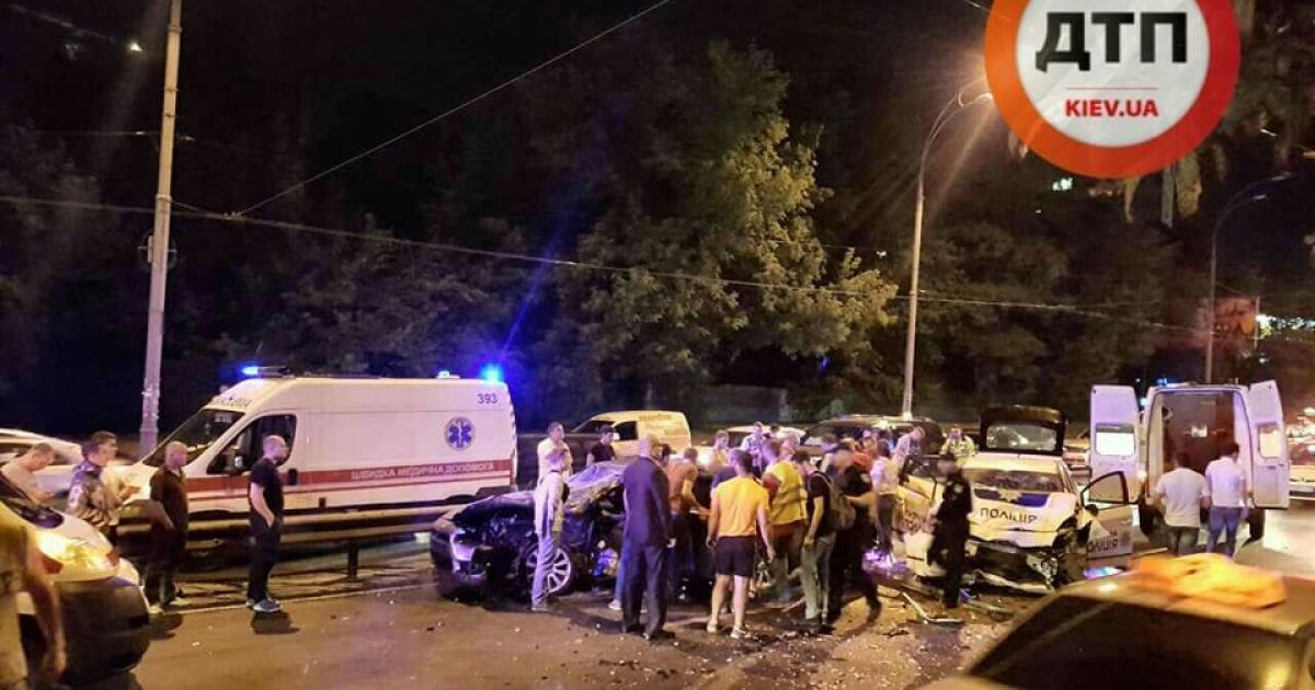 ДТП у Києві на Гетьмана_3 / © facebook.com/dtp.kiev.ua