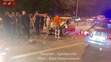 ДТП у Києві на Гетьмана_2 / © Facebook/Киев Оперативный