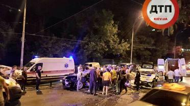 ДТП у Києві на Гетьмана_3 / © facebook.com/dtp.kiev.ua