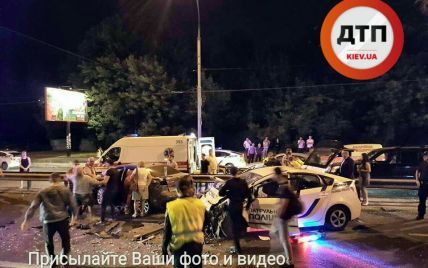 Ночная погоня в Киеве: нарушитель скрылся и впоследствии бросил авто возле торгового центра