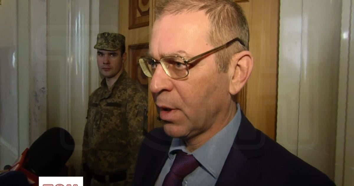 Пашинского в Раде ударили дверью, когда он отвечал на вопросы о пленки Портнова