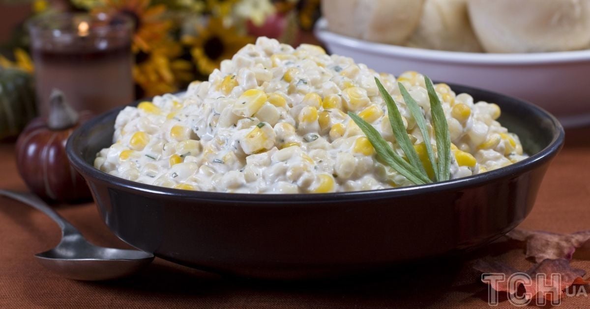 Салат с копченой курицей и кукурузой