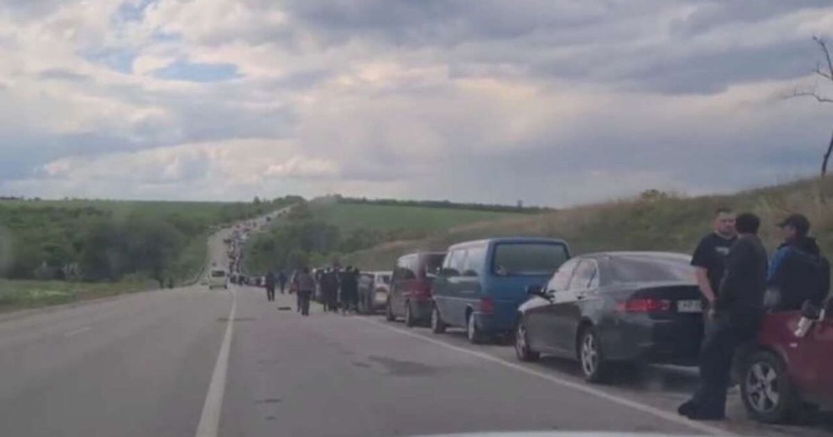 В очереди – более 5 тыс. человек: в Васильевке оккупанты сделали "живой щит" из желающих эвакуироваться
