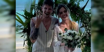 MamaRika поздравила мужа с годовщиной брака и показала кадры с их свадьбы в Таиланде