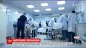 В больницу Днепра доставили вертолетом раненых в Бердянске полицейских