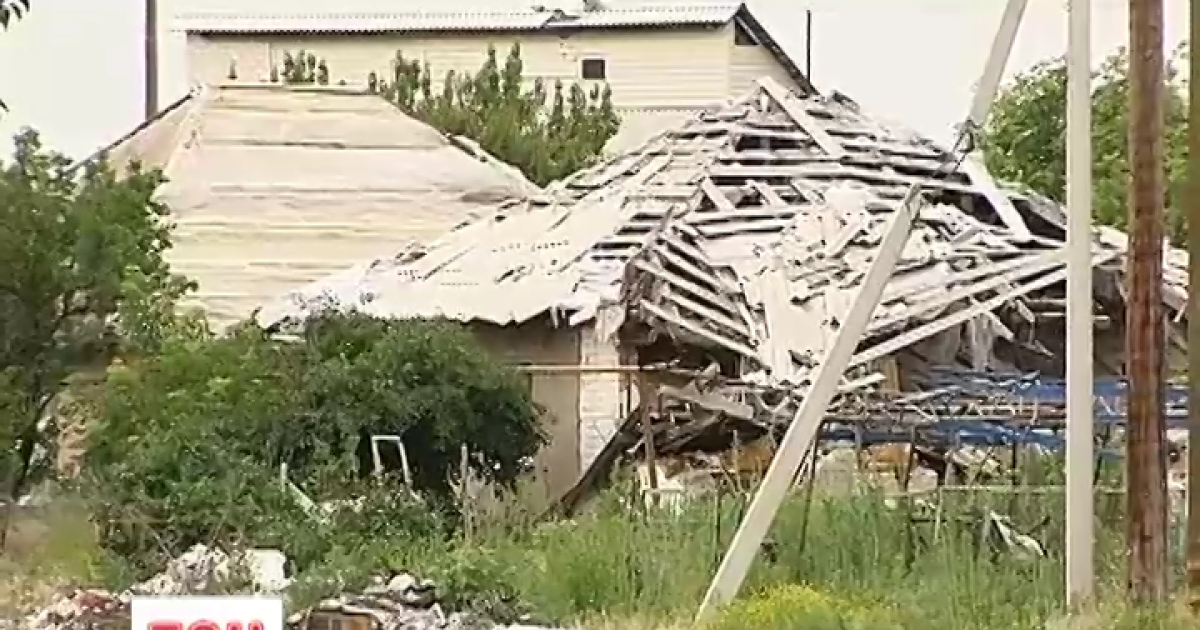 На Донеччині люди підриваються на залишених розтяжках і мінах