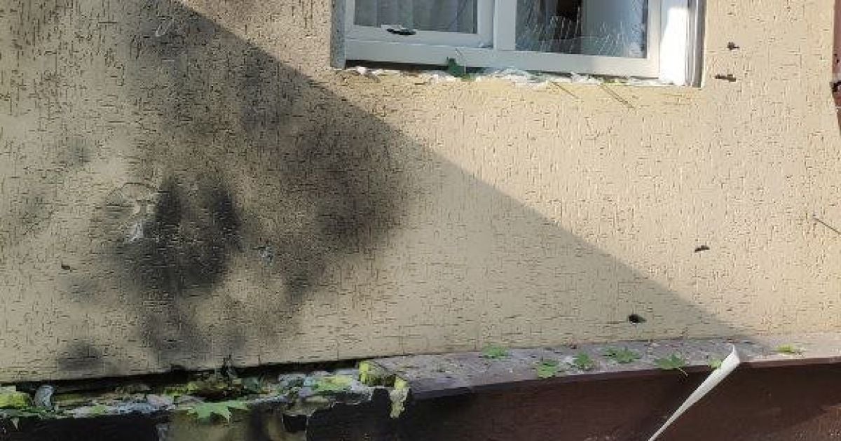 Тротил заклали в урні під вікном: стали відомі подробиці вибуху біля "мвс" окупантів в Мелітополі