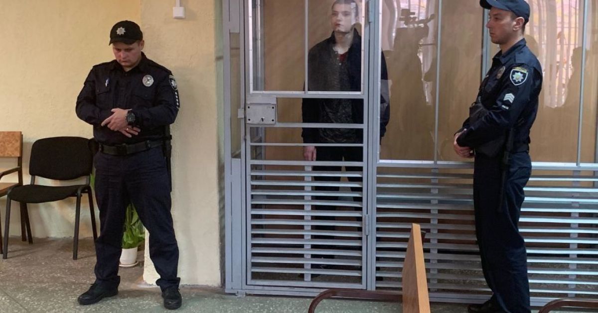 Убил мужчину, 5-летнего ребенка и пытался зарезать беременную женщину: школьника-убийцу из Павлограда приговорили к пожизненному заключению