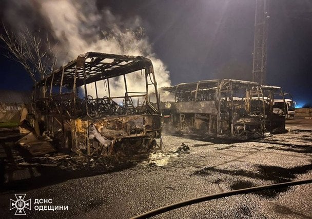 В Одеській області внаслідок атаки РФ пошкоджено об’єкти інфраструктури.  / © ДСНС