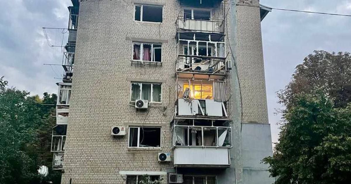 Россия обстреляла 12 многоэтажек в Никополе на Днепропетровщине (фото)