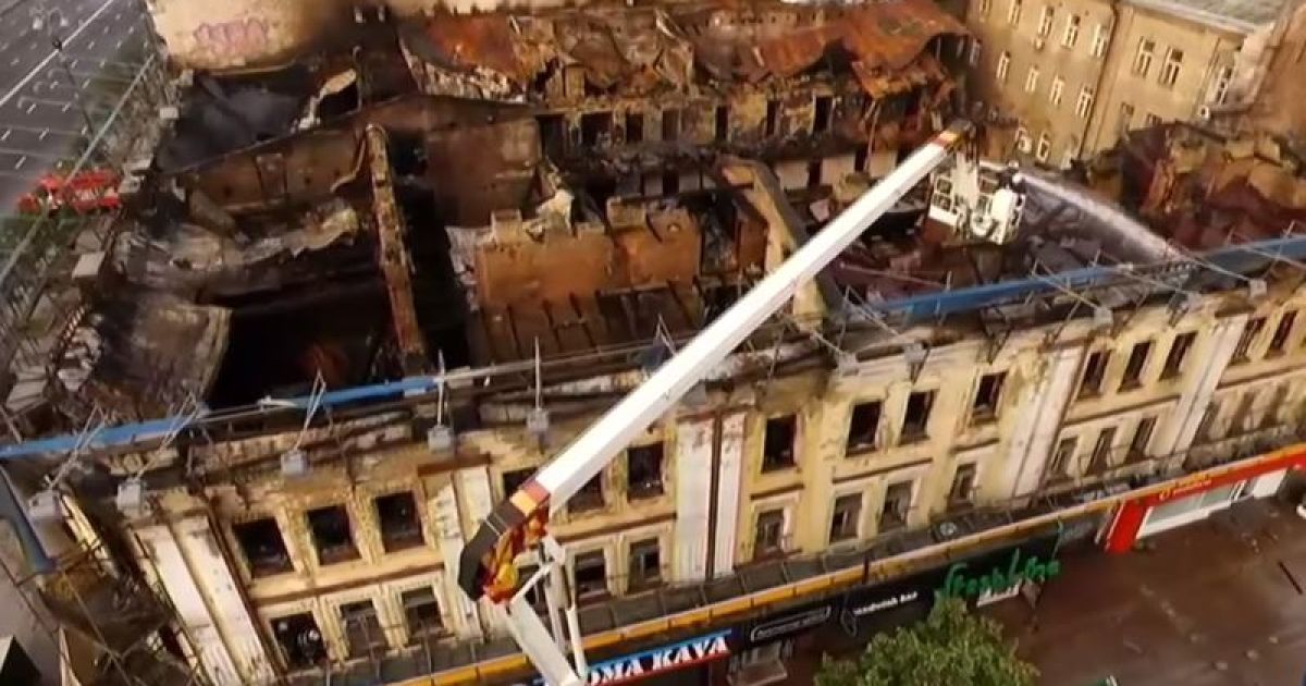 У Мережі оприлюднили зняте з дрона відео наслідків масштабної пожежі на столичному Хрещатику