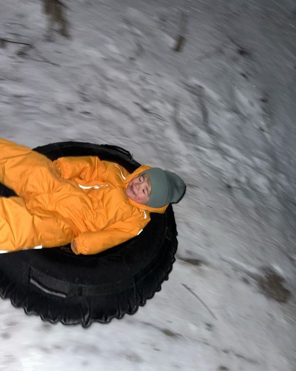 Кацуріна на відпочинку з Дантесом і дітьми на Полтавщині / © instagram.com/dasha_katsurina