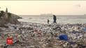 У Лівані на берег викинуло тонни сміття