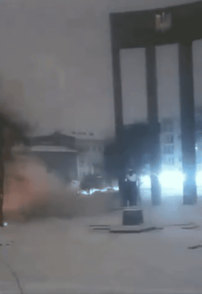 Місце влучання «Шахеда» біля пам’ятника Бандері у Львові