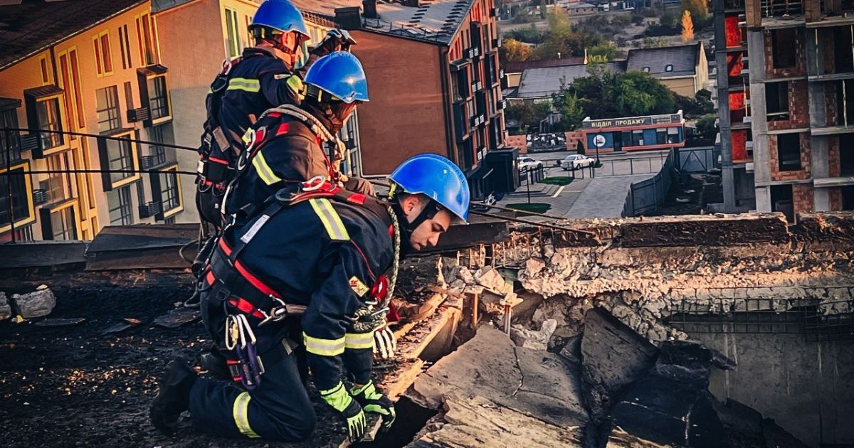 Последствия падения обломков в Глевахе Киевской области