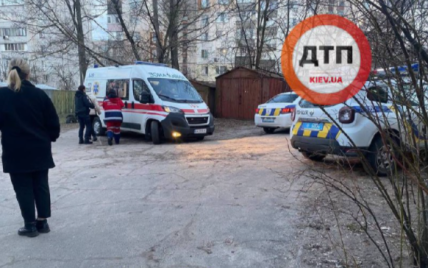 В Киеве подросток выпал из окна пятого этажа жилого дома: фото
