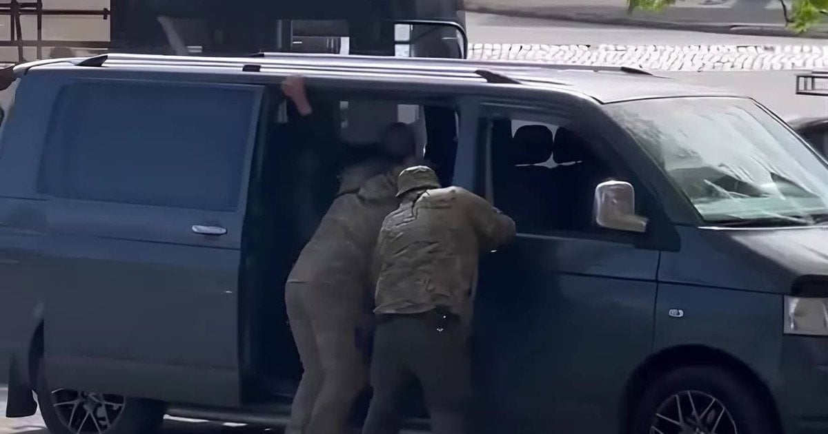 Закували в кайданки й погрожували зброєю: деталі скандалу із ТЦК на Черкащині