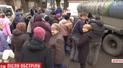 Авдіївка під обстрілами: люди в чергах за водою, заняття в розбитій школі