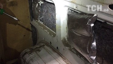 На Львівщині пес прикордонників допоміг виявити велику партію наркотиків / © Госпогранслужба Украины