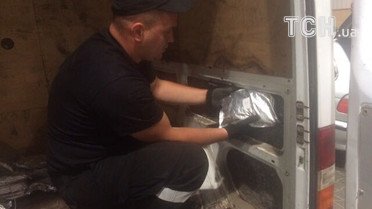 На Львівщині пес прикордонників допоміг виявити велику партію наркотиків / © Госпогранслужба Украины