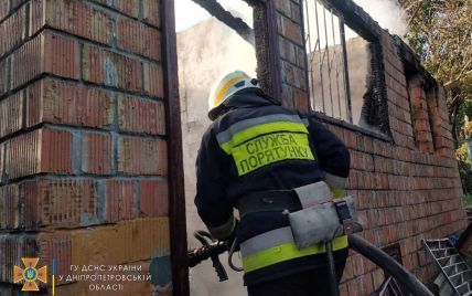 Живцем згорів у дачному будинку: у Дніпрі спалахнула серйозна пожежа на території садового товариства
