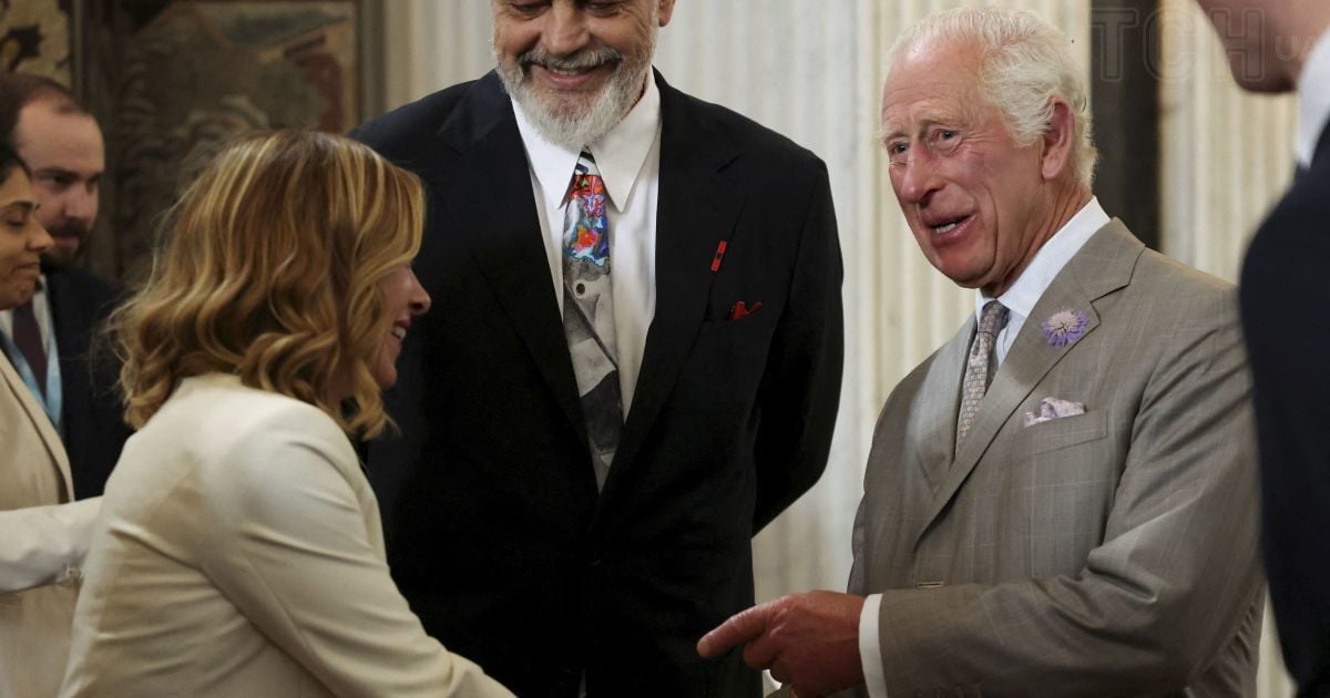 Джорджа Мэлони и король Чарльз