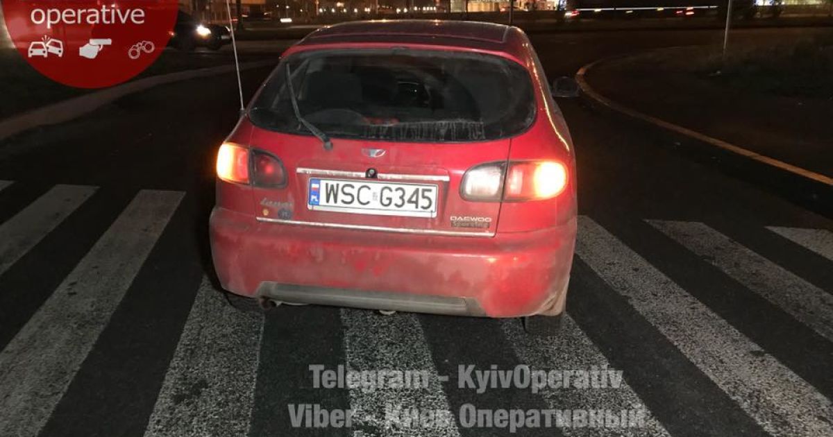 Daewoo на "евробляхах" сбил женщину с двумя детьми