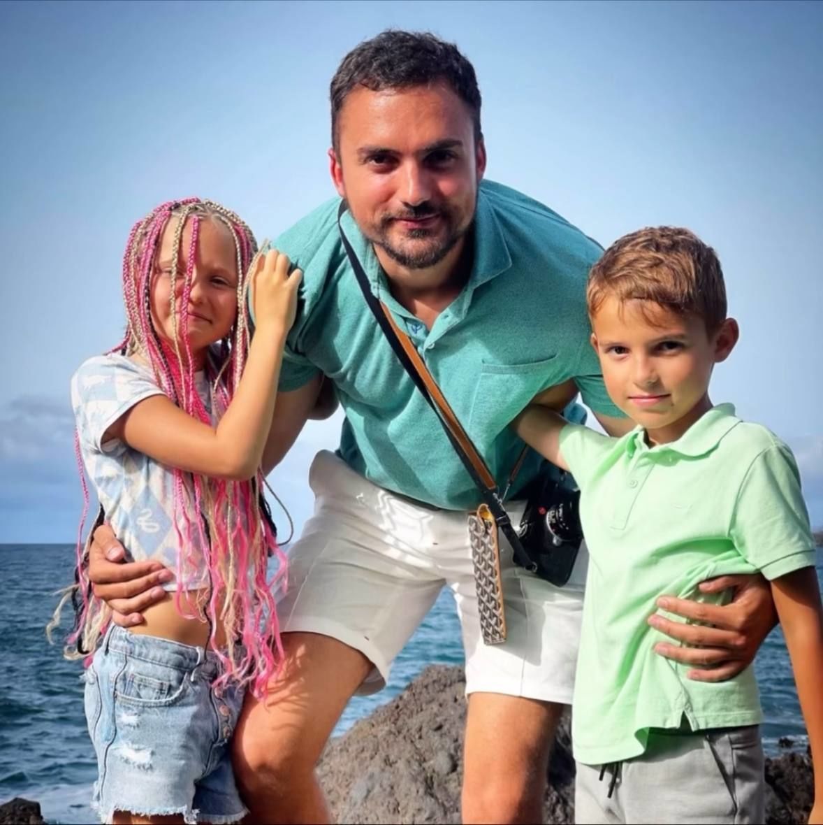 Экс-муж Славы Каминской с их детьми / © instagram.com/babaslavka