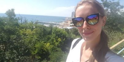 Струнка Катерина Осадча у купальнику показала відпочинок в Одесі