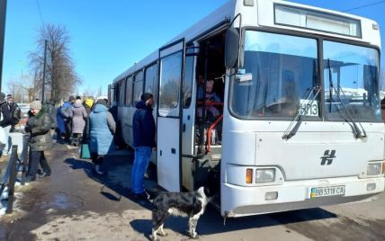 З Луганської області вдалося вивезти майже 12,5 тисячі мирних мешканців - очільник ОДА