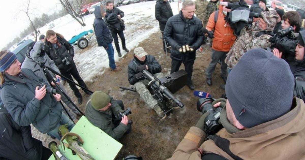На Черниговщине опробовали новую военную технику / © facebook.com/theministryofdefence.ua