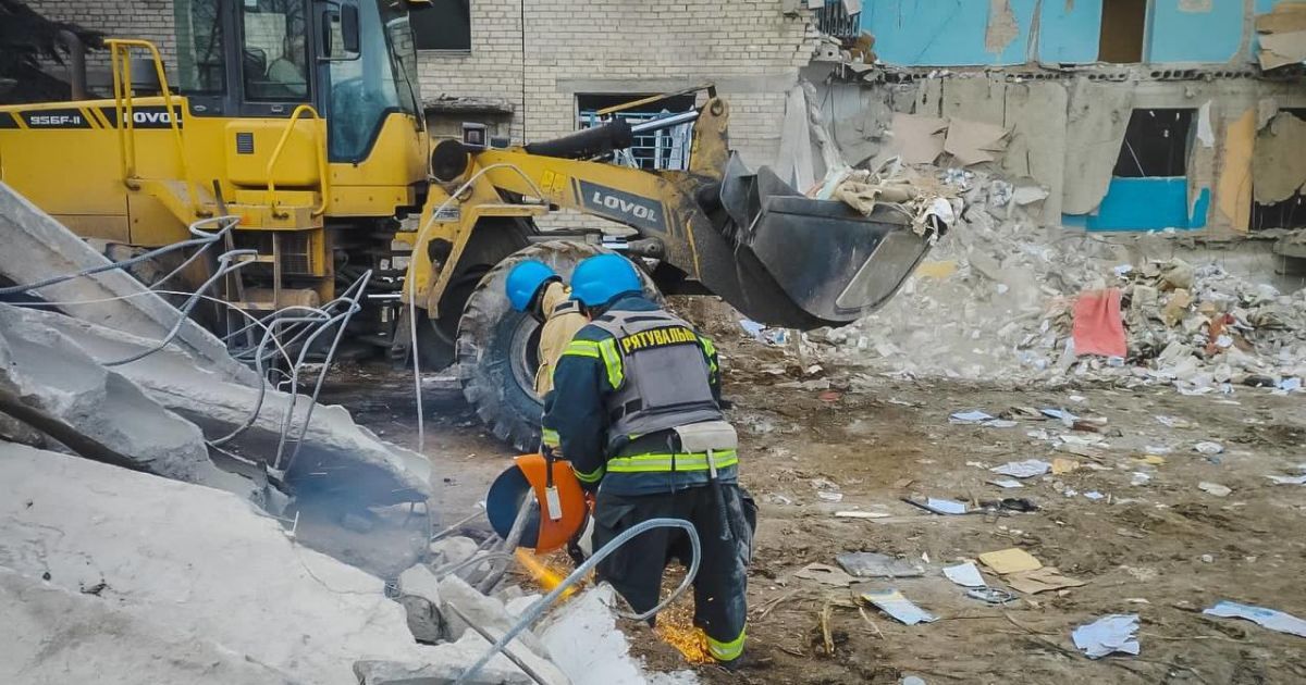 The aftermath of the missile attack on Selydove, Donetsk region, on November 21
