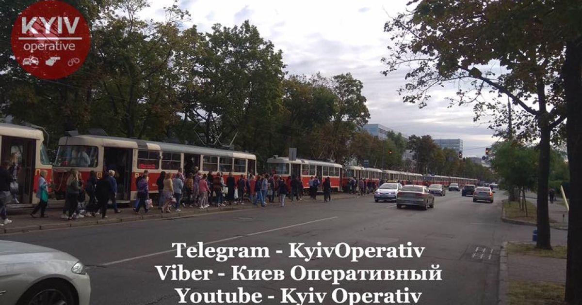 Тойота, трамвай_4 / © Киев Оперативный