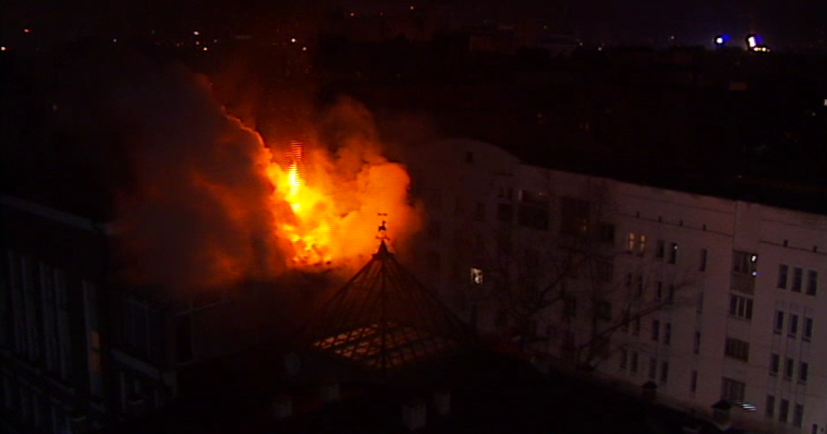 Пожар вспыхнул глубоко ночью / © euronews.com