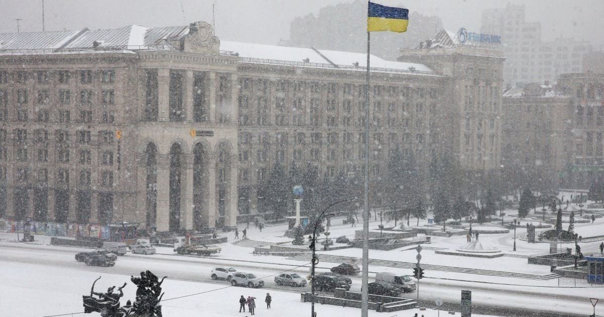 На Київ суне негода: столичних автомобілістів закликали користуватися громадським транспортом