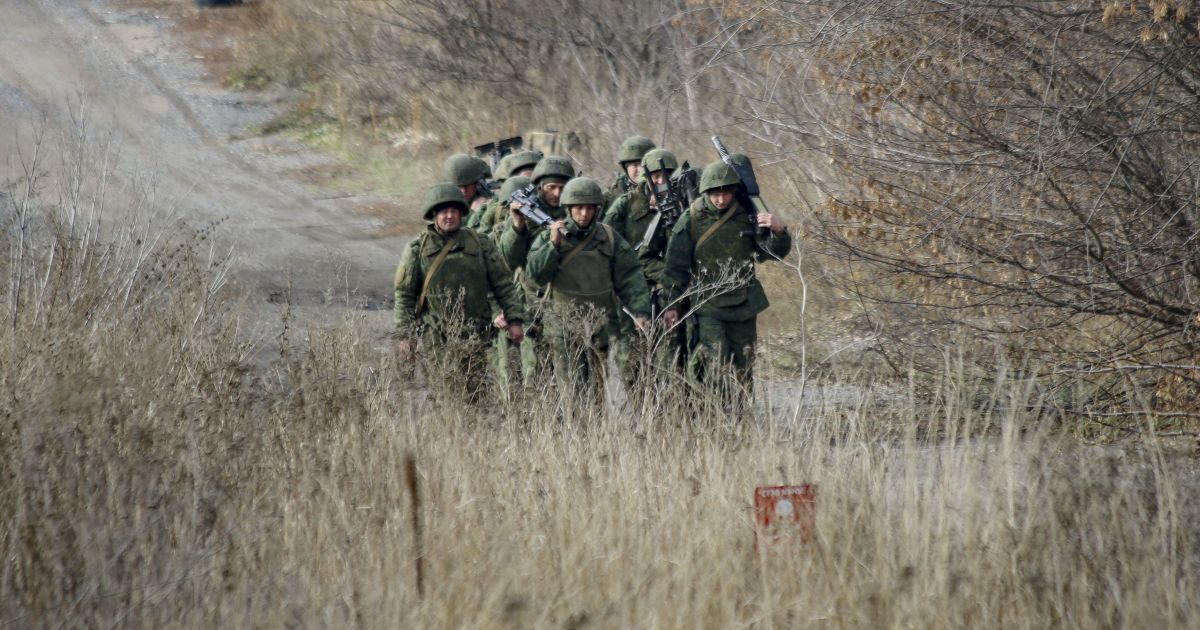 Війна на сході: двом бойовикам, які катували полонених у в'язниці 