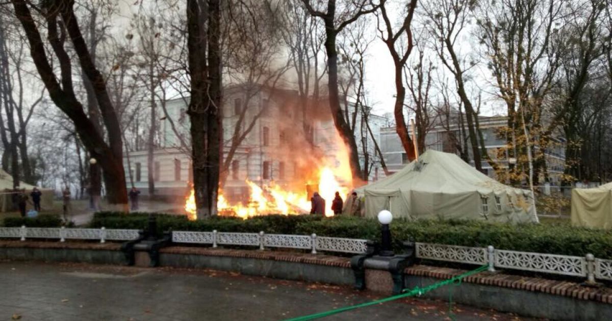 пожежа в наметі_3 / © ГУ Национальной полиции Украины в городе Киеве