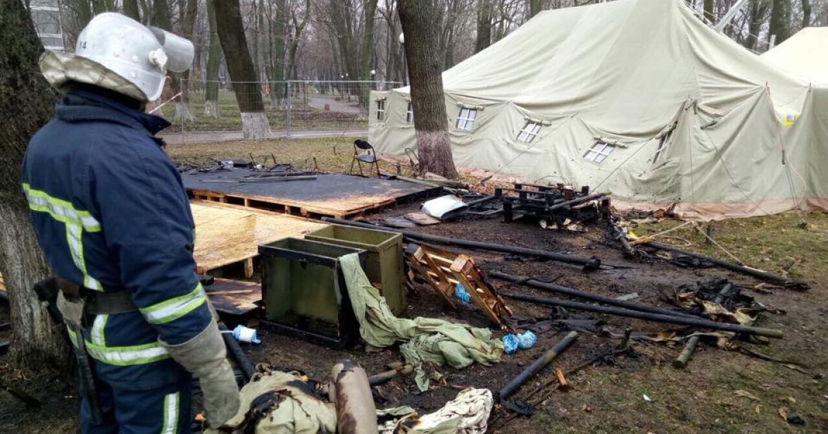пожежа в наметі_4 / © ГУ Национальной полиции Украины в городе Киеве