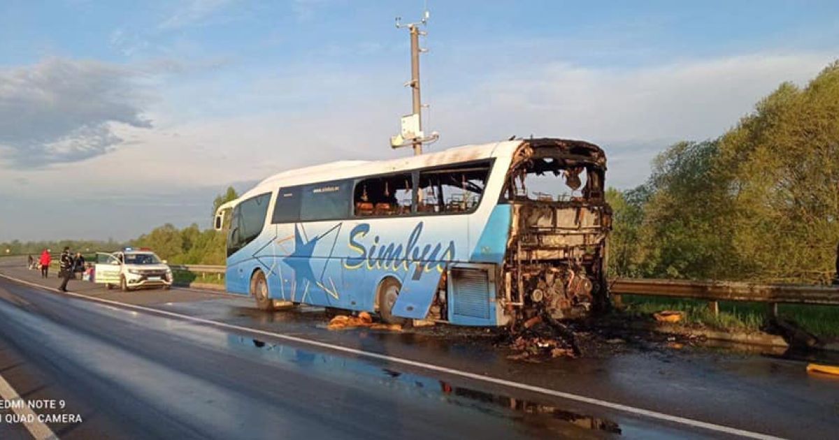 Під Львовом спалахнув рейсовий автобус з двома десятками пасажирів
